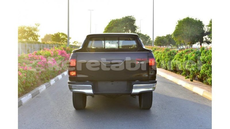 Big with watermark toyota hilux belait import dubai 2174