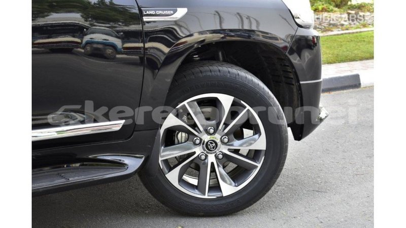 Big with watermark toyota land cruiser belait import dubai 2176