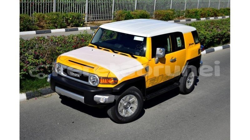 Big with watermark toyota fj cruiser belait import dubai 2178