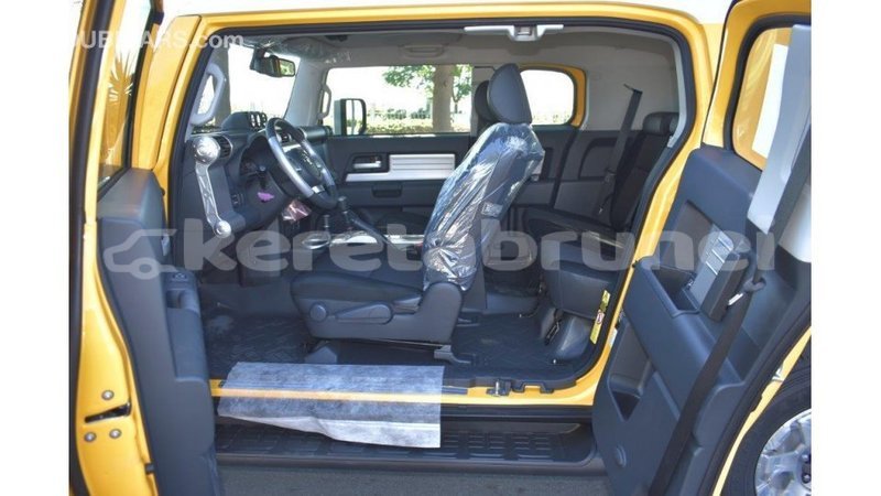 Big with watermark toyota fj cruiser belait import dubai 2178