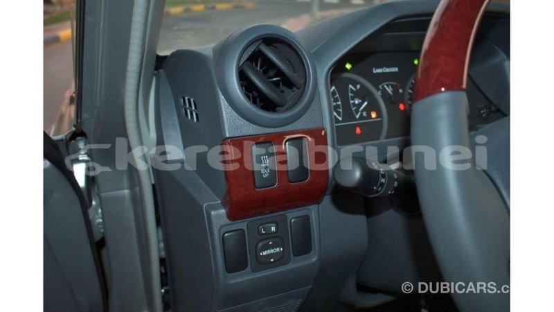 Big with watermark toyota land cruiser belait import dubai 2185