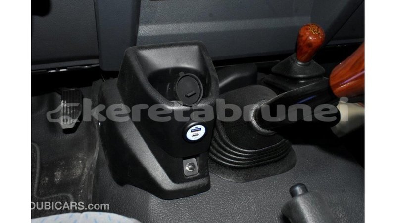 Big with watermark toyota land cruiser belait import dubai 2185