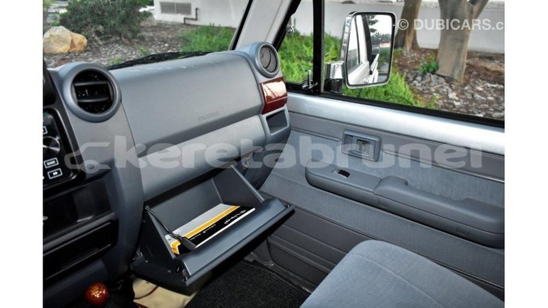 Big with watermark toyota land cruiser belait import dubai 2185