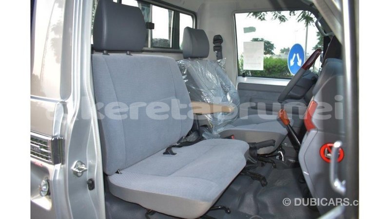 Big with watermark toyota land cruiser belait import dubai 2185