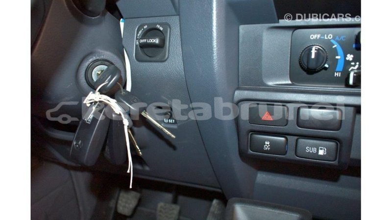 Big with watermark toyota land cruiser belait import dubai 2185