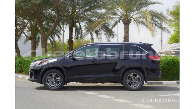 Big with watermark toyota highlander belait import dubai 2186