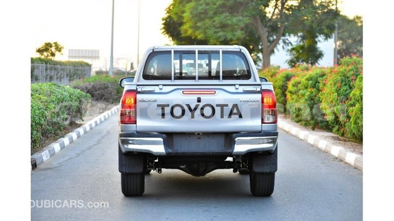 Big with watermark toyota hilux belait import dubai 2191