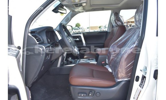 Buy Import Toyota HiAce White Truck in Import - Dubai in Belait Buy Import Toyota HiAce White Truck in Import - Dubai in Belait