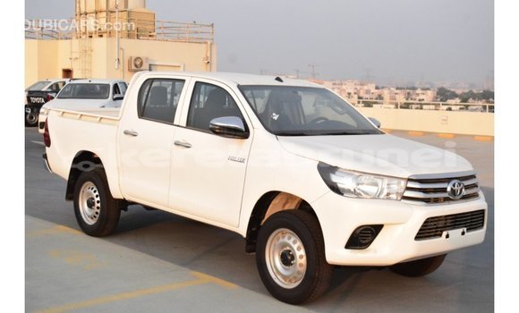 Buy Import Toyota Hilux White Car in Import - Dubai in Belait Buy Import Toyota Hilux White Car in Import - Dubai in Belait