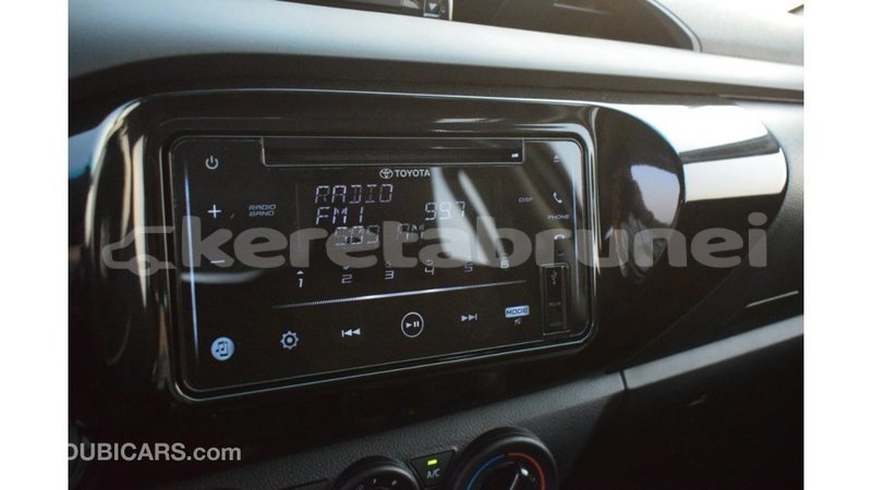 Big with watermark toyota hilux belait import dubai 2193