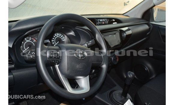 Buy Import Toyota Hilux White Car in Import - Dubai in Belait Buy Import Toyota Hilux White Car in Import - Dubai in Belait