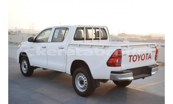 Buy Import Toyota Hilux White Car in Import - Dubai in Belait Buy Import Toyota Hilux White Car in Import - Dubai in Belait