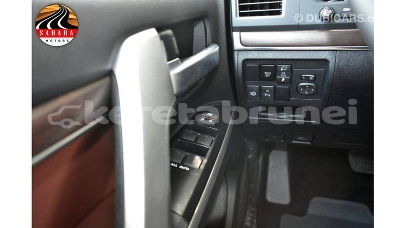 Big with watermark toyota land cruiser belait import dubai 2196