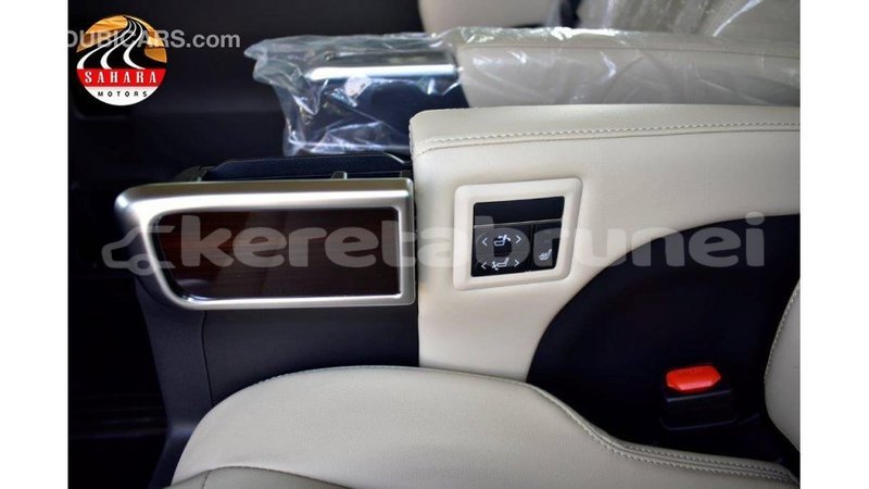 Big with watermark toyota granvia belait import dubai 2198