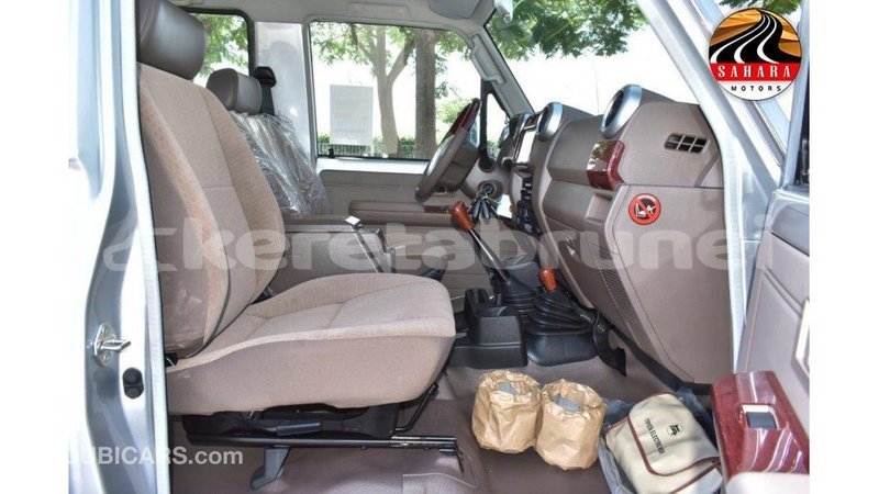 Big with watermark toyota land cruiser belait import dubai 2200