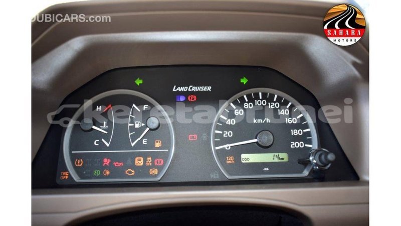 Big with watermark toyota land cruiser belait import dubai 2200