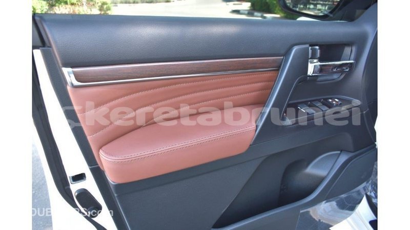 Big with watermark toyota land cruiser belait import dubai 2201