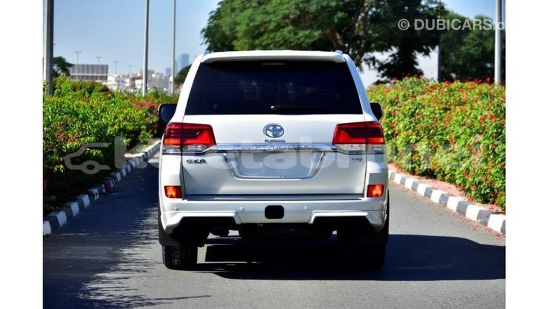 Big with watermark toyota land cruiser belait import dubai 2201