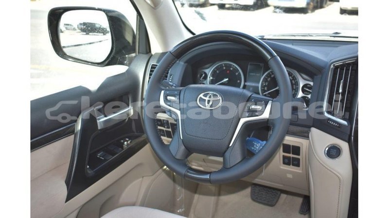 Big with watermark toyota land cruiser belait import dubai 2202