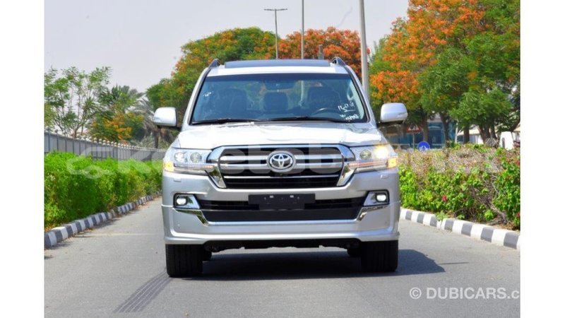 Big with watermark toyota land cruiser belait import dubai 2204