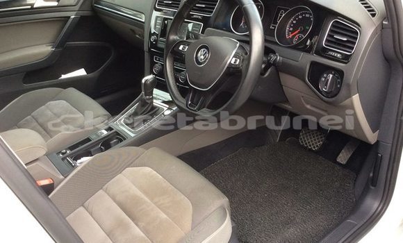 Buy Used Volkswagen Golf White Car in Bandar Seri Begawan in Brunei-Muara Buy Used Volkswagen Golf White Car in Bandar Seri Begawan in Brunei-Muara