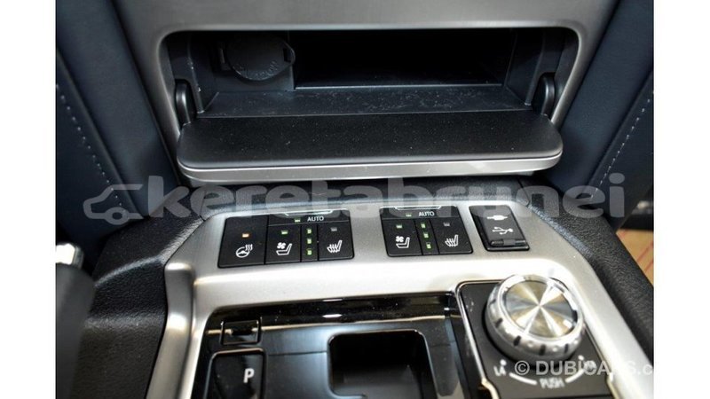 Big with watermark toyota land cruiser belait import dubai 2204