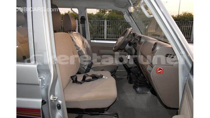 Big with watermark toyota land cruiser belait import dubai 2206