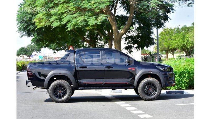 Big with watermark toyota hilux belait import dubai 2207