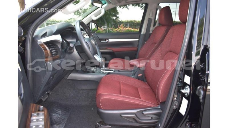 Big with watermark toyota hilux belait import dubai 2207