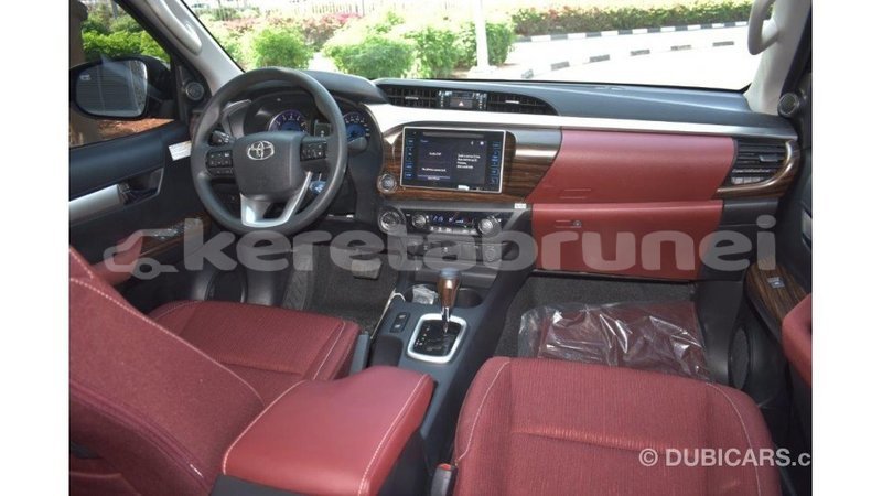 Big with watermark toyota hilux belait import dubai 2207