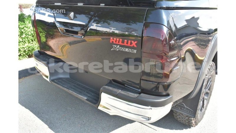 Big with watermark toyota hilux belait import dubai 2207