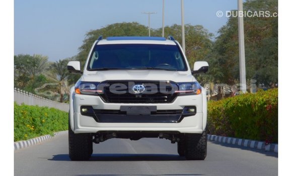 Buy Import Toyota Land Cruiser White Car in Import - Dubai in Belait Buy Import Toyota Land Cruiser White Car in Import - Dubai in Belait