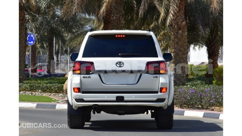 Big with watermark toyota land cruiser belait import dubai 2209