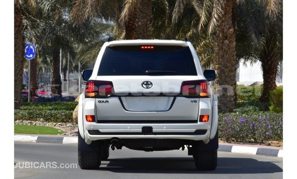 Buy Import Toyota Land Cruiser White Car in Import - Dubai in Belait Buy Import Toyota Land Cruiser White Car in Import - Dubai in Belait
