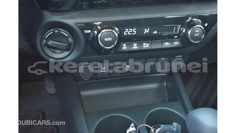 Big with watermark toyota hilux belait import dubai 2212