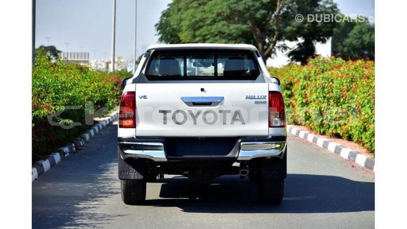Big with watermark toyota hilux belait import dubai 2212