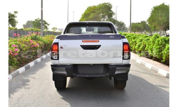 Buy Import Toyota Hilux White Car in Import - Dubai in Belait Buy Import Toyota Hilux White Car in Import - Dubai in Belait