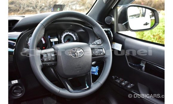 Buy Import Toyota Hilux White Car in Import - Dubai in Belait Buy Import Toyota Hilux White Car in Import - Dubai in Belait