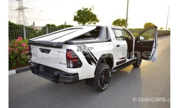 Buy Import Toyota Hilux White Car in Import - Dubai in Belait Buy Import Toyota Hilux White Car in Import - Dubai in Belait