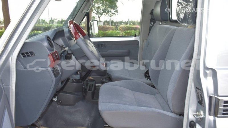 Big with watermark toyota land cruiser belait import dubai 2222