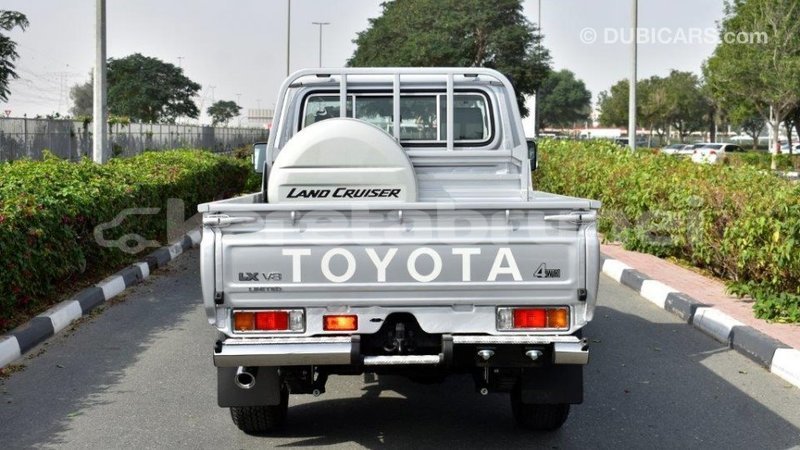 Big with watermark toyota land cruiser belait import dubai 2222