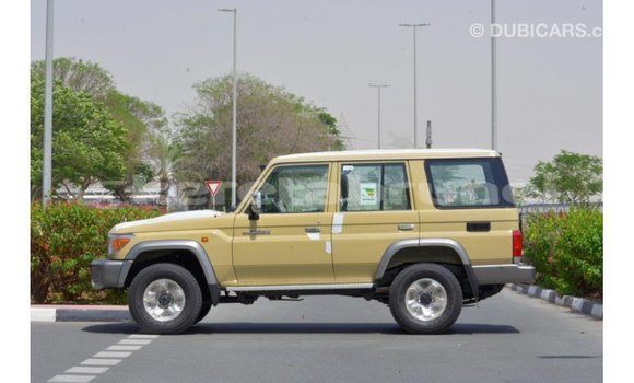 Buy Import Toyota Land Cruiser Beige Car in Import - Dubai in Belait Buy Import Toyota Land Cruiser Beige Car in Import - Dubai in Belait