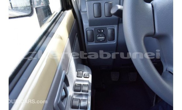 Buy Import Toyota Land Cruiser Beige Car in Import - Dubai in Belait Buy Import Toyota Land Cruiser Beige Car in Import - Dubai in Belait