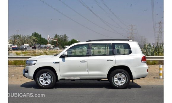 Buy Import Toyota Land Cruiser White Car in Import - Dubai in Belait Buy Import Toyota Land Cruiser White Car in Import - Dubai in Belait