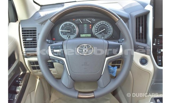 Buy Import Toyota Land Cruiser White Car in Import - Dubai in Belait Buy Import Toyota Land Cruiser White Car in Import - Dubai in Belait