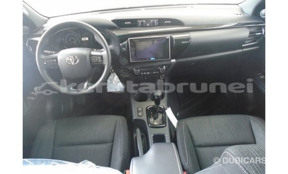 Buy Import Toyota Hilux White Car in Import - Dubai in Belait Buy Import Toyota Hilux White Car in Import - Dubai in Belait
