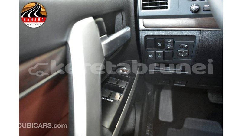 Big with watermark toyota land cruiser belait import dubai 2226