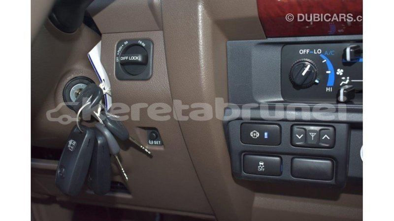 Big with watermark toyota land cruiser belait import dubai 2229