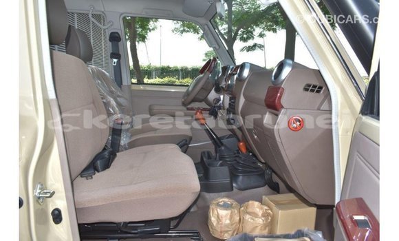 Buy Import Toyota Land Cruiser Beige Car in Import - Dubai in Belait Buy Import Toyota Land Cruiser Beige Car in Import - Dubai in Belait