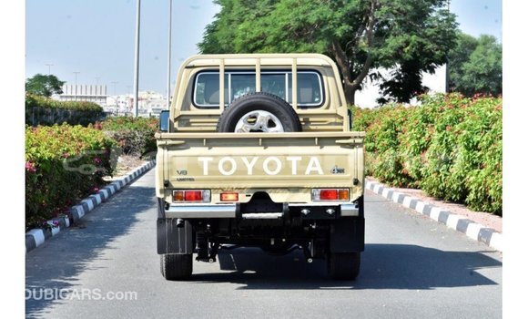 Buy Import Toyota Land Cruiser Beige Car in Import - Dubai in Belait Buy Import Toyota Land Cruiser Beige Car in Import - Dubai in Belait